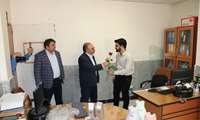 گل‌هایی برای پاسداشت تلاش‌های بی‌وقفه داروسازان